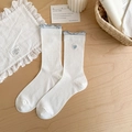 Witte katoenen balletsokken met blauw hartborduursel en ruches aan de rand - Witte Basis Blauw