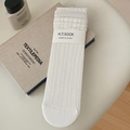 Calcetines blancos estilo crema con rayas verticales y bordes de encaje con volantes - Talla única / Blanco