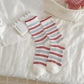 Chaussettes mi-mollet japonaises à rayures bleu rouge et poignets à volants - Style Rayé Rouge Bleu Blanc (RH2608)