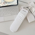 Witte kabelgebreide damessokken in een minimalistische verpakking in collegestijl - Eén maat / Hart