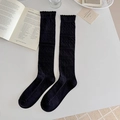 Calcetines negros altos de estilo japonés con patrón de rombos y encaje ondulado - Talla única / Negro