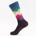 Herren Socken mit buntem Rautenmuster und schwarzer Strickbaumwolle im Argyle-Design - Dunkelblauer Rand Regenbogen Argyle (Schwarze Basis)