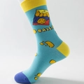 Hellblaue Wadenstrümpfe für Herren mit bunten Cartoon-Snack-Mustern und gelben Details aus Baumwolle - EU 41-46 / Hellblau Käsebälle Stil