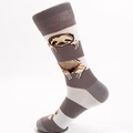 Baumwollsocken mit grau-weißen Querstreifen und einem süßen Cartoon-Faultier-Motiv - EU 41-46 / Nahtlos Khaki Faultier