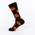 Schwarze Baumwollsocken mit durchgehendem orangefarbenem Basketballmuster für Herren - Schwarzer Basketball