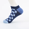 Men's low cut cotton socks with blue geometric pattern on a white foot model - EU 39-46 / Color Block (Light Blue Toe Denim Blue Heel)