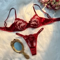 Ensemble soutien-gorge brodé en dentelle rouge française avec détails en satin fin - S / Bordeaux