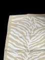 Carré de soie avec motif zébré beige et blanc pour un style professionnel OL - Zébrures Abricot
