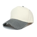 Contrast baseball cap with houndstooth brim and cream canvas crown for casual wear - Beige/Houndstooth