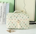 Borsa trucco trapuntata a fiori crema con dettaglio a nastro e manico superiore comodo - Borsa a Mano Grande (Giardino Francese)