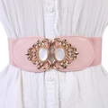 Roze elastische brede riem voor dames met gouden opengewerkte gesp en witte stenen - 65cm / Roze