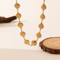 Collier bohème en acier inoxydable doré avec pendentifs coquillages texturés - Collier Chaîne Coquillages Liés (H349) / Or
