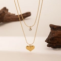 Collar de doble capa en acero de titanio dorado con colgante de corazón y detalle de strass - Estilo Corazón (H343) / Dorado