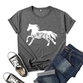Détail d'un t-shirt gris à col rond avec imprimé cheval fleuri et style denim décontracté - S / Gris foncé