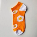 Chaussettes courtes en coton orange avec motifs d'œufs sur le plat et détails blancs - Ad120 / 36-44
