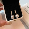 Elegant 925 silver needle drop earrings with 8mm white pearl and crystals in gold finish - E6854 Gold