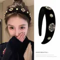Diadema de lujo de terciopelo negro con flores de perlas y diseño acolchado de copa alta - Fallen Dream - Diadema de Terciopelo Negro con Diamantes de Imitación y Perlas Artificiales