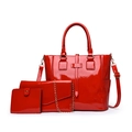 Set tre pezzi in pelle verniciata rossa con borsa a mano e borsa a catena - Rosso