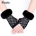 Chic black fingerless knit gloves with faux fur trim and silver pyramid studs decoration - Rivets Style