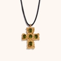 Collar de cruz retro chapado en oro 18K con piedras verde oliva y cordón negro fino - Dorado-Zirconia Verde