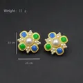 Vintage Kreuz Ohrringe mit blauem Emaille und Kunstperlen in goldener Ausführung - Barock Kreuzblume Perle Emaille Stil (Silberstift-473)