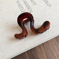 Classic amber tortoiseshell claw clip with wavy acetate design and metal spring - Wave Shape Amber Tortoiseshell (20# Hair Claw-Deep Coffee)