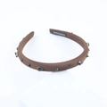 Braunes Stoff-Stirnband mit schwarzen Edelsteinen und Sternen auf weißem Grund - Rosa (C)