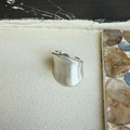 Anillo ancho abierto para mujer, plata mate cepillada, diseño minimalista y ajustable - Anillo Ancho Grueso Irregular Cepillado Plateado