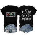 Détails avant et arrière du t-shirt noir Hospice Nurse avec citations inspirantes - Noir (Motif blanc)