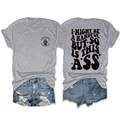 Vorder- und Rückseite von grauem T-Shirt mit Aufdruck und zerrissenen Jeansshorts - S / Hellgrau (Schwarzer Druck)