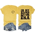 Détail avant et arrière du t-shirt jaune In My Band Mom Era avec logo note de musique - Jaune (Imprimé Noir)
