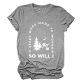 Dettaglio della stampa con foresta e montagne su tessuto di t-shirt in cotone grigio - S / Grigio Scuro (Lettere Bianche)