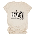 Nahaufnahme des schwarzen 'make HEAVEN crowded' Aufdrucks auf haferfarbenem T-Shirt - S / Sandfarben (Schwarze Schrift)