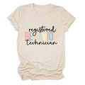 Dettaglio della stampa Registered Behavior Technician su t-shirt beige a girocollo - S / Sabbia (Lettere Nere)