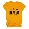 Detail eines senfgelben Baumwoll-T-Shirts mit make heaven crowded Kunstdruck - S / Senfgelb (Schwarze Schrift)