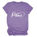 Dettaglio della maglietta viola Pickleball con tessuto mélange e stampa grafica sportiva - Viola (Font Bianco)