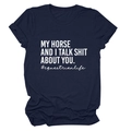 Dunkelblaues T-Shirt mit Rundhalsausschnitt und Reitsport-Spruch für Pferdeliebhaber - Marineblau (Weiße Schrift)