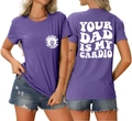 Vue détaillée avant et arrière du t-shirt violet YOUR DAD IS MY CARDIO avec imprimé - Violet (Graphique Blanc)