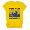 Détail d'un t-shirt en coton jaune avec imprimé chat de dessin animé et soleil - Jaune