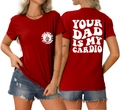 Détail du t-shirt rouge en coton avec imprimé blanc Your Dad Is My Cardio devant - Rouge (Graphique Blanc)