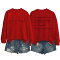 Dettaglio fronte e retro della felpa girocollo rossa con stampa 'you are enough' casual - S / Rosso (Carattere Nero)