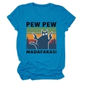 Détail d'un t-shirt bleu en coton avec motif de chat humoristique et lettrage - Bleu lac