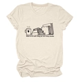 Dettaglio della maglietta in cotone beige con la stampa 'no such thing as too many books' - S / Sabbia (Testo Nero)