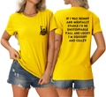 Détail d'un t-shirt jaune en coton avec imprimé à l'avant et slogan au dos - Jaune (Texte Noir)