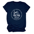 Détail de l'imprimé Girl's Trip 2025 sur un t-shirt en coton bleu marine à col rond - Bleu Marine (Police Blanche)