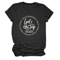 Détail de l'imprimé Girl's Trip 2025 sur un t-shirt décontracté en coton gris anthracite - Gris Chiné (Police Blanche)