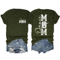 Détail recto-verso du t-shirt vert olive Dance MOM avec short en jean assorti - Vert Armée (Police Blanche)