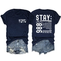 Detail van marineblauw t-shirt met STAY-rugprint en versleten denim shorts - Marineblauw (Witte Print)