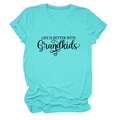 Détail du t-shirt en coton turquoise avec imprimé Life Is Better With Grandkids en noir - S / Bleu Eau Profonde (Police Noire)