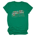Gros plan sur l'imprimé typographique rétro d'un t-shirt en coton vert foncé - Vert Foncé